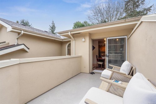 #8-909 Admirals Rd, Esquimalt, BC 