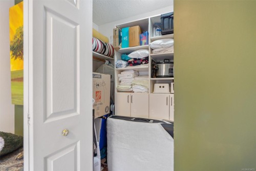 #8-909 Admirals Rd, Esquimalt, BC 
