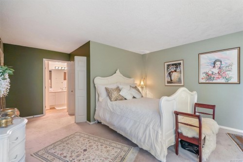 #8-909 Admirals Rd, Esquimalt, BC 