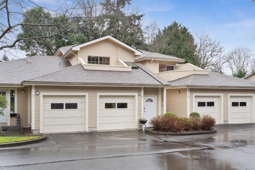 #8-909 Admirals Rd, Esquimalt, BC 