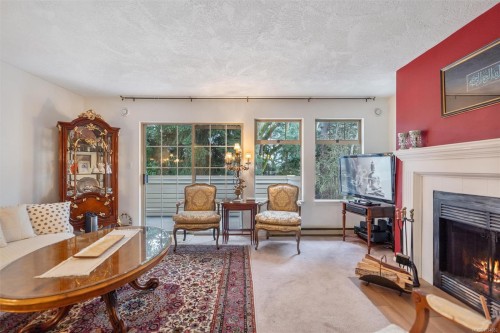 #8-909 Admirals Rd, Esquimalt, BC 