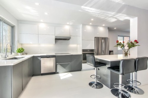 Cuisine - 6794 Ch. Louis-Pasteur, Côte-Saint-Luc, QC - Indoor Photo Showing Kitchen With Upgraded Kitchen