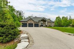1 TOPAZ COURT  Oro-Medonte (Sugarbush), ON L0L 2E0