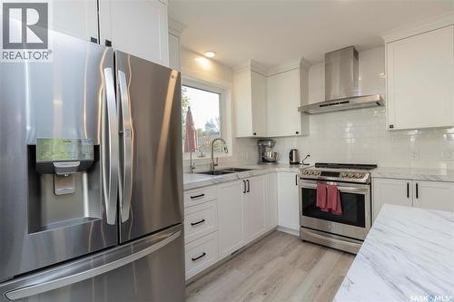 543 Redberry Road, Saskatoon, SK - Indoor Photo Showing Kitchen With Double Sink With Upgraded Kitchen