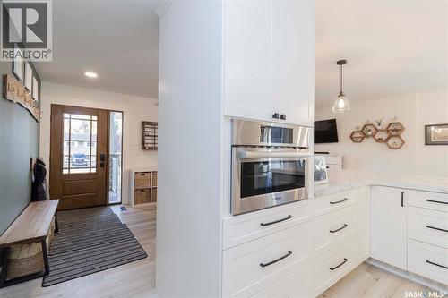 543 Redberry Road, Saskatoon, SK - Indoor Photo Showing Kitchen