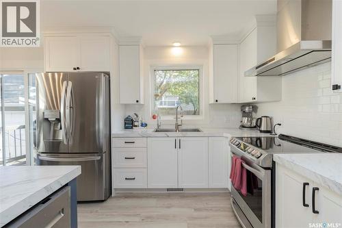 543 Redberry Road, Saskatoon, SK - Indoor Photo Showing Kitchen With Upgraded Kitchen