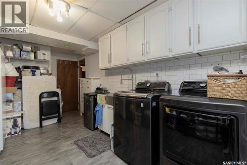 543 Redberry Road, Saskatoon, SK - Indoor Photo Showing Kitchen