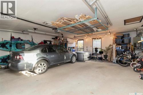 543 Redberry Road, Saskatoon, SK - Indoor Photo Showing Garage