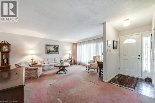 4356 Dublin Crescent, Burlington, ON - Indoor Photo Showing Living Room