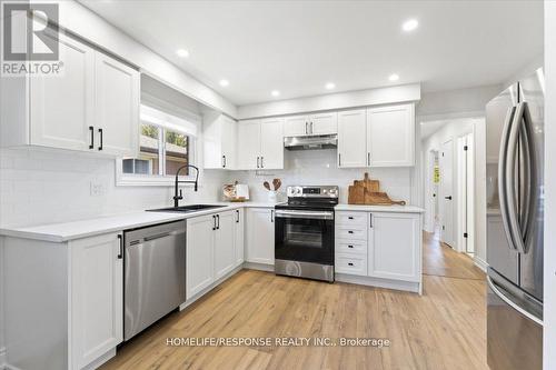 291 Thrace Avenue, Mississauga, ON - Indoor Photo Showing Kitchen With Upgraded Kitchen