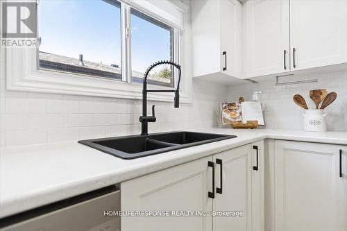 291 Thrace Avenue, Mississauga, ON - Indoor Photo Showing Kitchen With Double Sink With Upgraded Kitchen