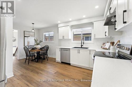 291 Thrace Avenue, Mississauga, ON - Indoor Photo Showing Kitchen With Upgraded Kitchen