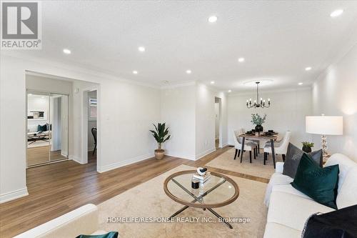 291 Thrace Avenue, Mississauga, ON - Indoor Photo Showing Living Room