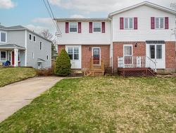 47 Governor's Lake Drive  Timberlea, NS B3T 1N2