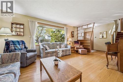 39 Charlotte Crescent, Kitchener, ON - Indoor Photo Showing Living Room