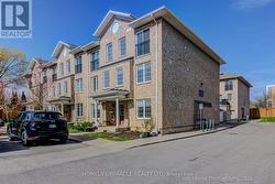 48 STRANGFORD LANE Toronto, ON M1L 0E4