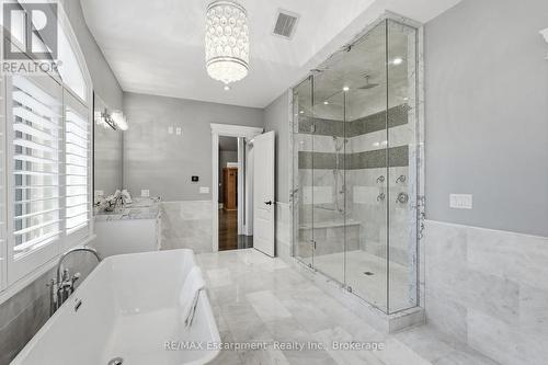 4180 Lakeshore Road, Burlington (Shoreacres), ON - Indoor Photo Showing Bathroom