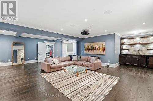 4180 Lakeshore Road, Burlington (Shoreacres), ON - Indoor Photo Showing Living Room