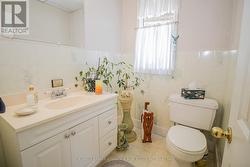 Main Floor 2pc Bathroom - 