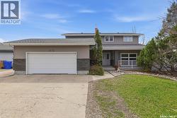 404 Dalgliesh DRIVE  Regina, SK S4R 6J1