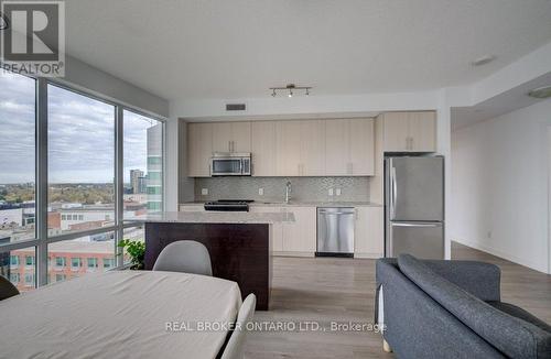 908 - 85 Duke Street W, Kitchener, ON - Indoor Photo Showing Kitchen