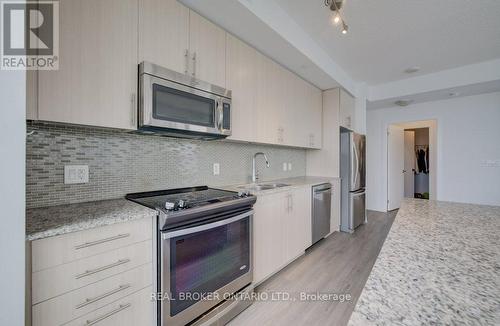 908 - 85 Duke Street W, Kitchener, ON - Indoor Photo Showing Kitchen