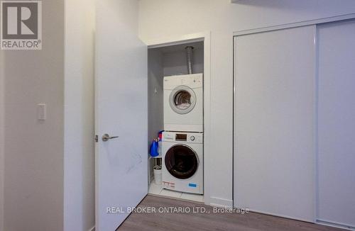 908 - 85 Duke Street W, Kitchener, ON - Indoor Photo Showing Laundry Room