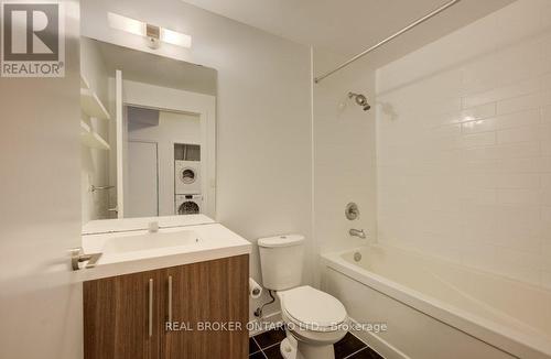 908 - 85 Duke Street W, Kitchener, ON - Indoor Photo Showing Bathroom
