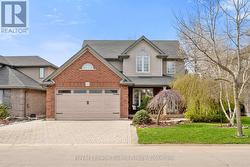 204 FALCON DRIVE Woodstock (Woodstock - North), ON N4T 1W5