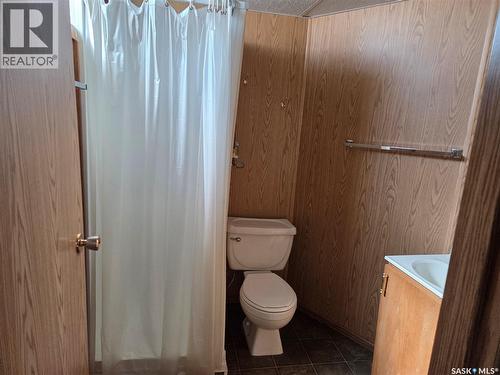 718 98Th Avenue, Tisdale, SK - Indoor Photo Showing Bathroom