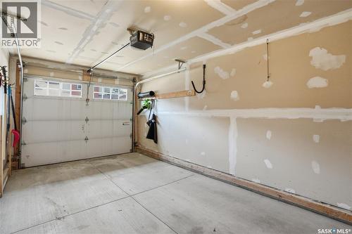 733 150 Langlois Way, Saskatoon, SK - Indoor Photo Showing Garage
