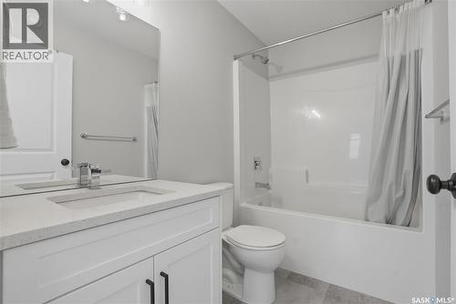 246 Aniskotaw Manor, Saskatoon, SK - Indoor Photo Showing Bathroom