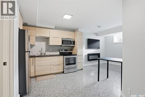 246 Aniskotaw Manor, Saskatoon, SK - Indoor Photo Showing Kitchen