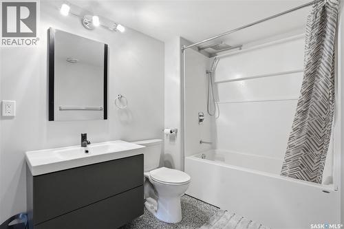 246 Aniskotaw Manor, Saskatoon, SK - Indoor Photo Showing Bathroom