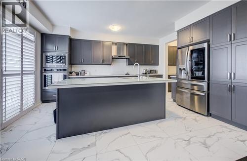588 Beckview Crescent, Kitchener, ON - Indoor Photo Showing Kitchen