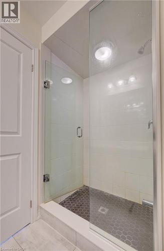 588 Beckview Crescent, Kitchener, ON - Indoor Photo Showing Bathroom