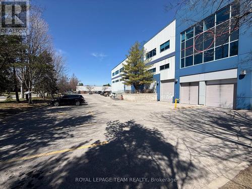 900 Morrison Drive, Ottawa, ON 