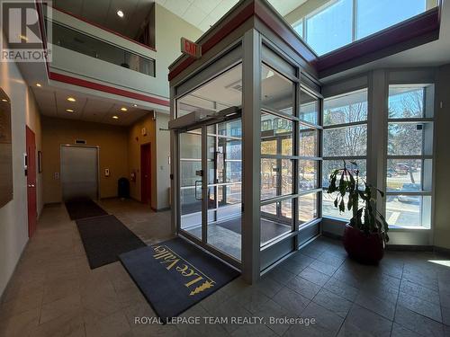 900 Morrison Drive, Ottawa, ON 