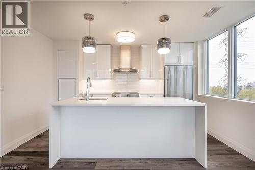 500 Brock Avenue Unit# 808, Burlington, ON - Indoor Photo Showing Kitchen With Upgraded Kitchen