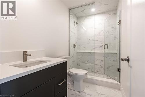 500 Brock Avenue Unit# 808, Burlington, ON - Indoor Photo Showing Bathroom