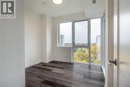 500 Brock Avenue Unit# 808, Burlington, ON - Indoor Photo Showing Other Room