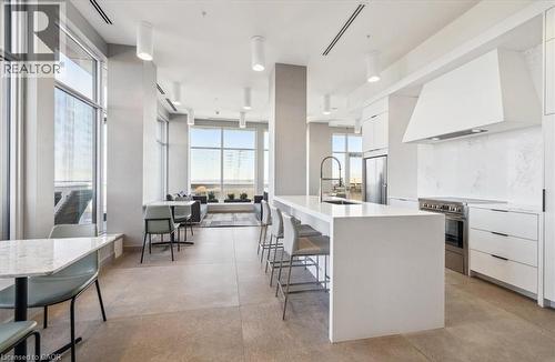 500 Brock Avenue Unit# 808, Burlington, ON - Indoor