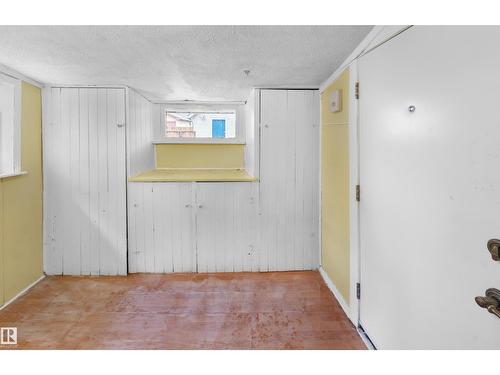11038 84 Av Nw, Edmonton, AB - Indoor Photo Showing Other Room