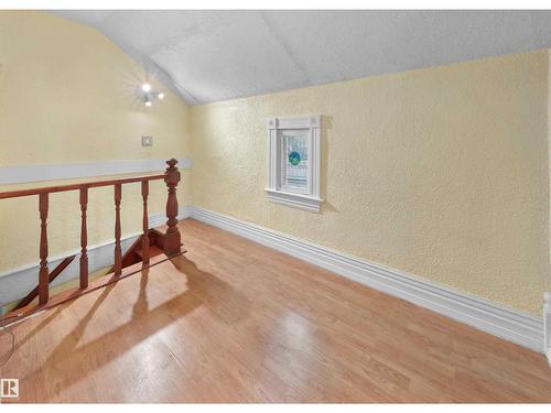 11038 84 Av Nw, Edmonton, AB - Indoor Photo Showing Other Room