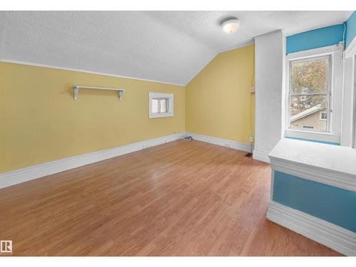 11038 84 Av Nw, Edmonton, AB - Indoor Photo Showing Other Room