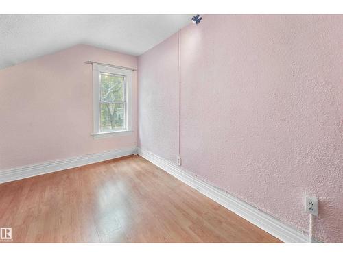 11038 84 Av Nw, Edmonton, AB - Indoor Photo Showing Other Room