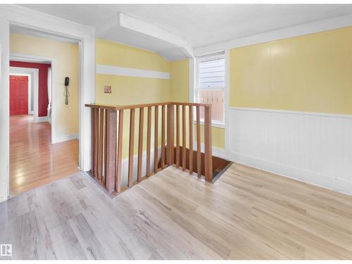 11038 84 Av Nw, Edmonton, AB - Indoor Photo Showing Other Room