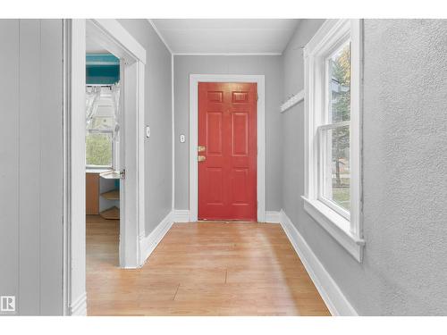 11038 84 Av Nw, Edmonton, AB - Indoor Photo Showing Other Room