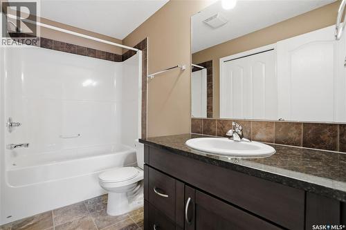 210 3818 Dewdney Avenue E, Regina, SK - Indoor Photo Showing Bathroom
