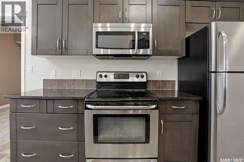 210 3818 Dewdney Avenue E, Regina, SK - Indoor Photo Showing Kitchen